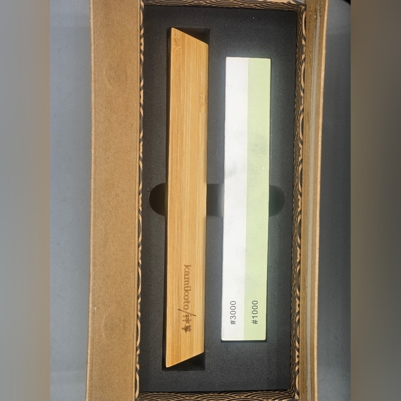 Kamikato Toishi Sharpening Whet Stone 1000/3000 W/Bamboo Stand